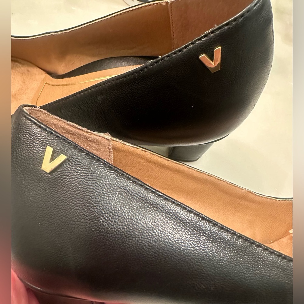 VIONIC heels - Picture 9 of 11